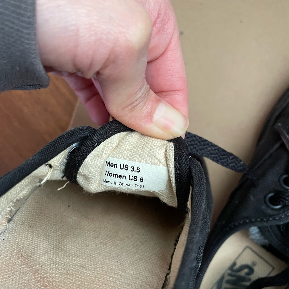 Vans - Picture 7 of 7